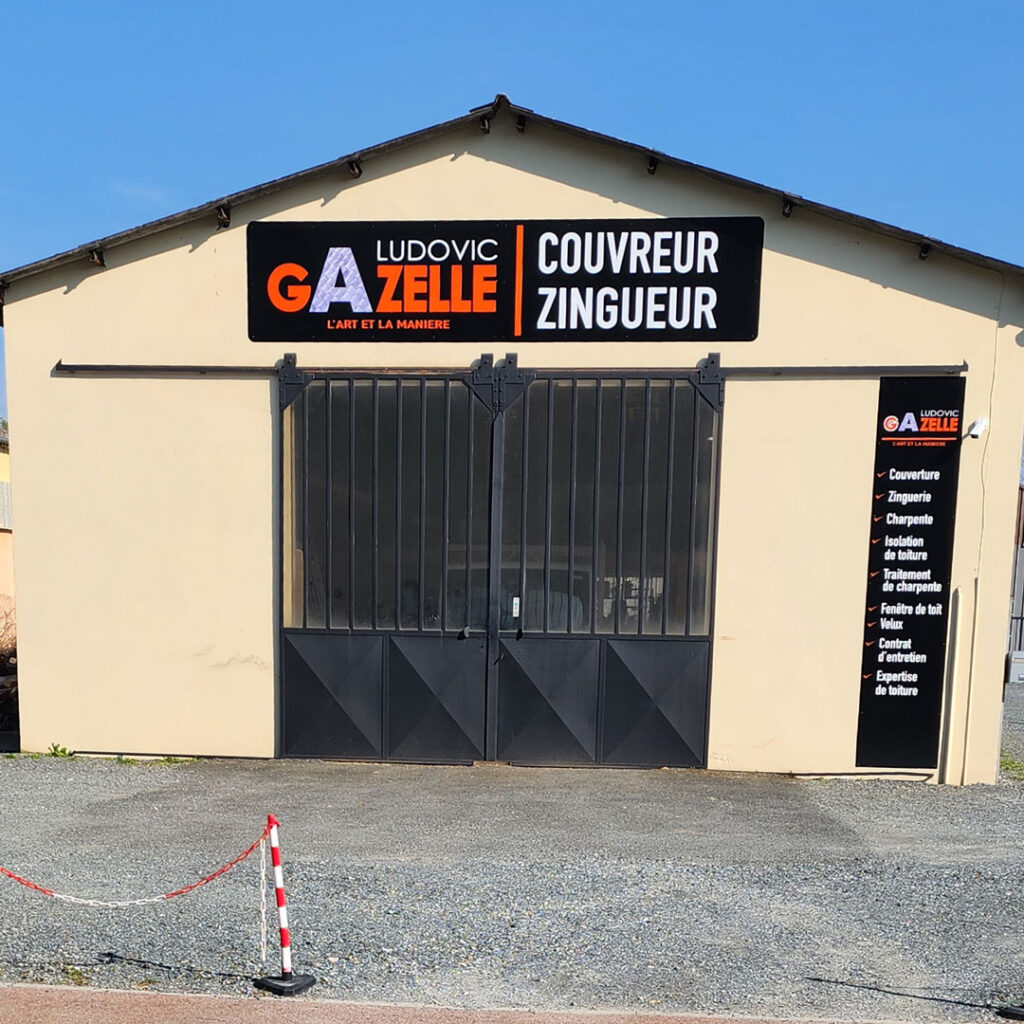Ludovic GAZELLE, charpente, couverture, zinguerie, rénovation et entretien de toiture situé à Gleizé. Contactez-nous !