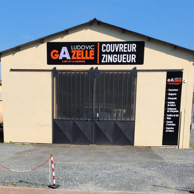 Ludovic GAZELLE, charpente, couverture, zinguerie, rénovation et entretien de toiture situé à Gleizé. Contactez-nous !